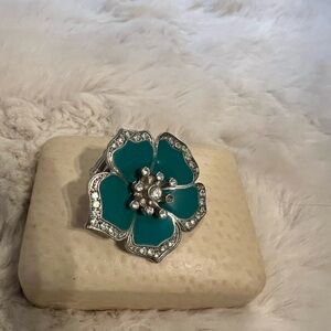 Beautiful green flower ring